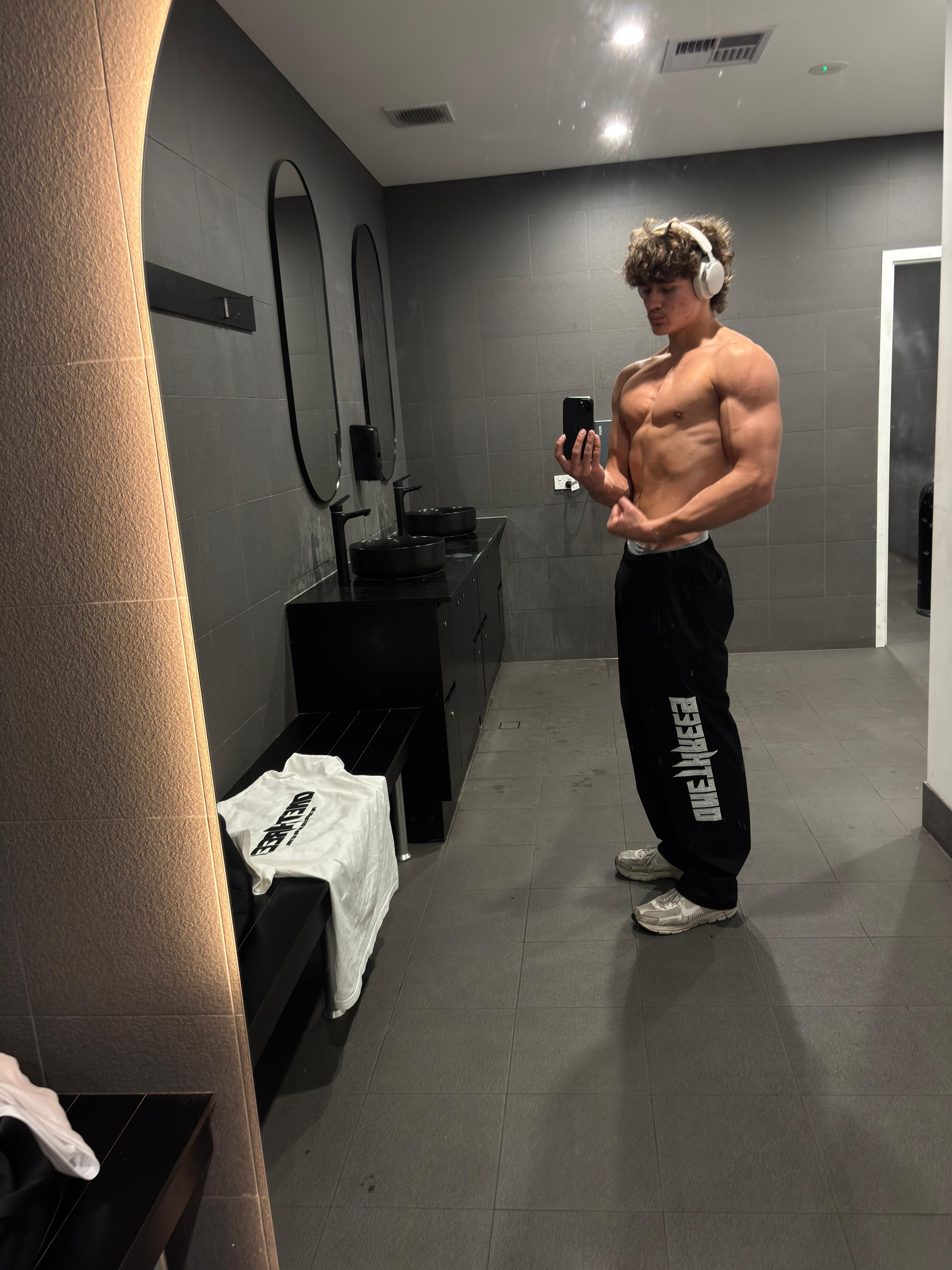 Legacy trackies (Phantom Black)